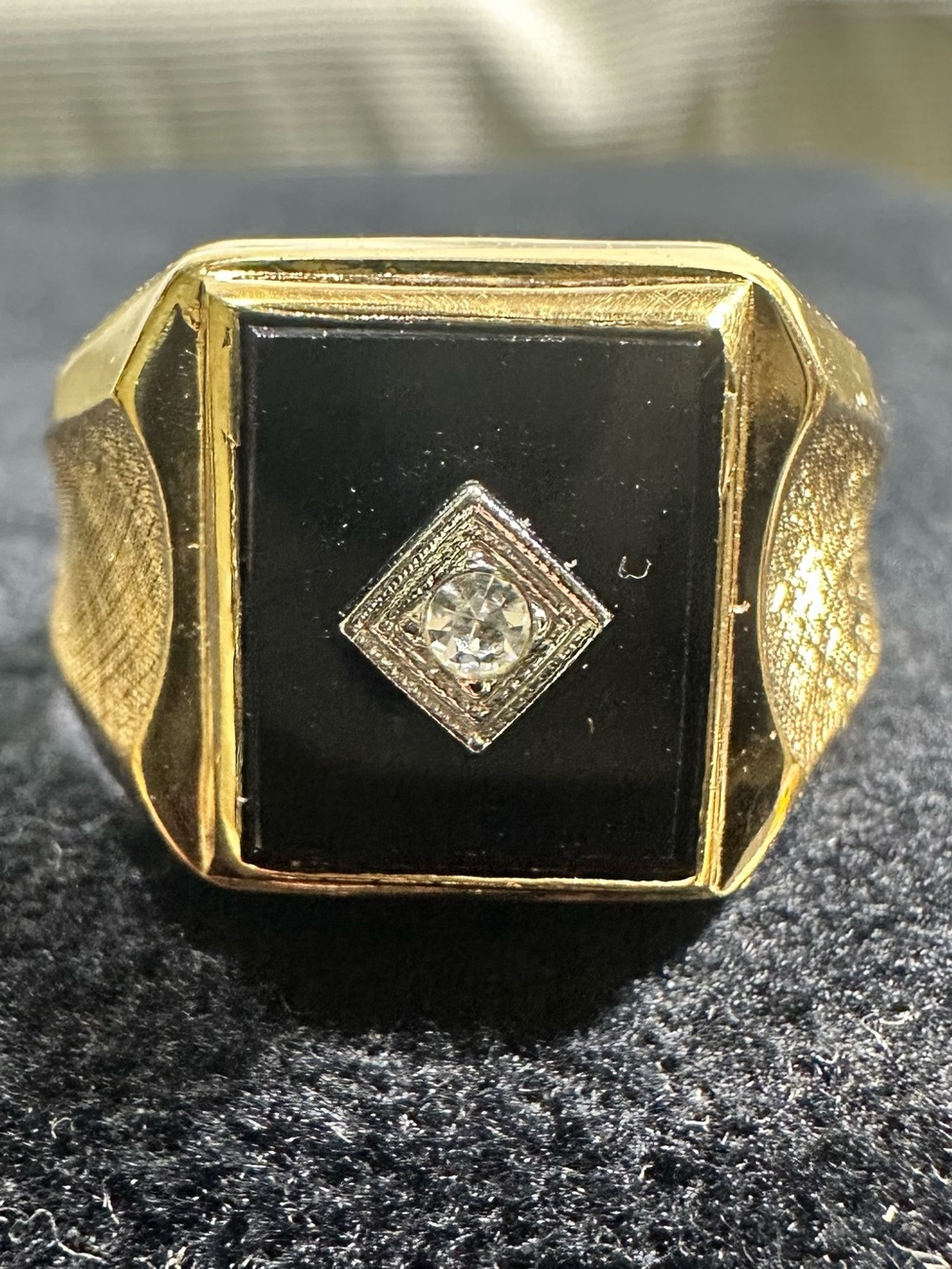 🔥Vtg Men’s 18K H.G.E. Black Onyx & Diamond Ring